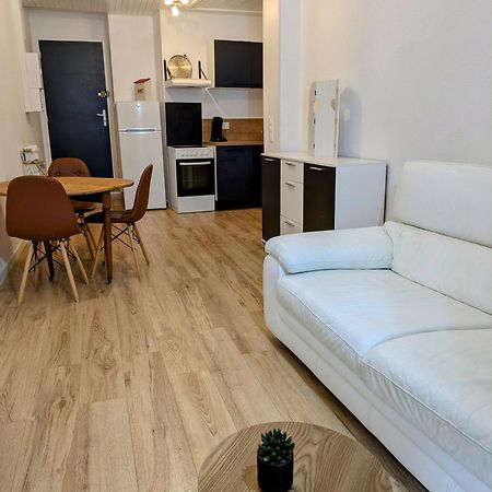 Appartamento Sous La Tour Poligny  Esterno foto