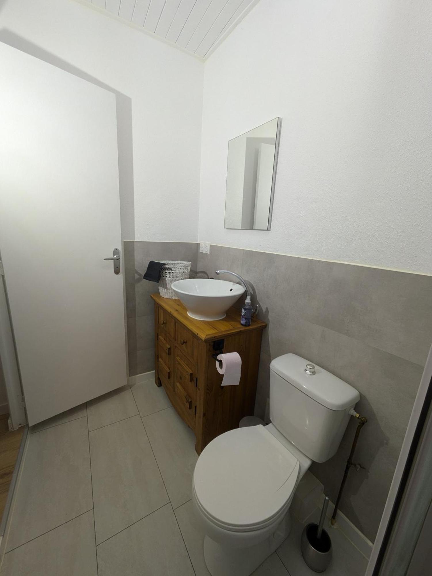 Appartamento Sous La Tour Poligny  Esterno foto